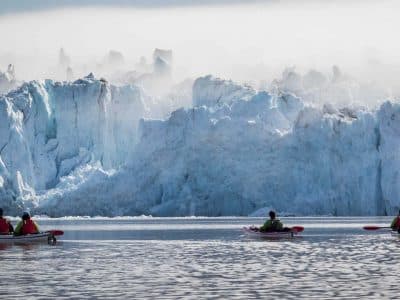 kayaking-in-monacobreen-svalbard