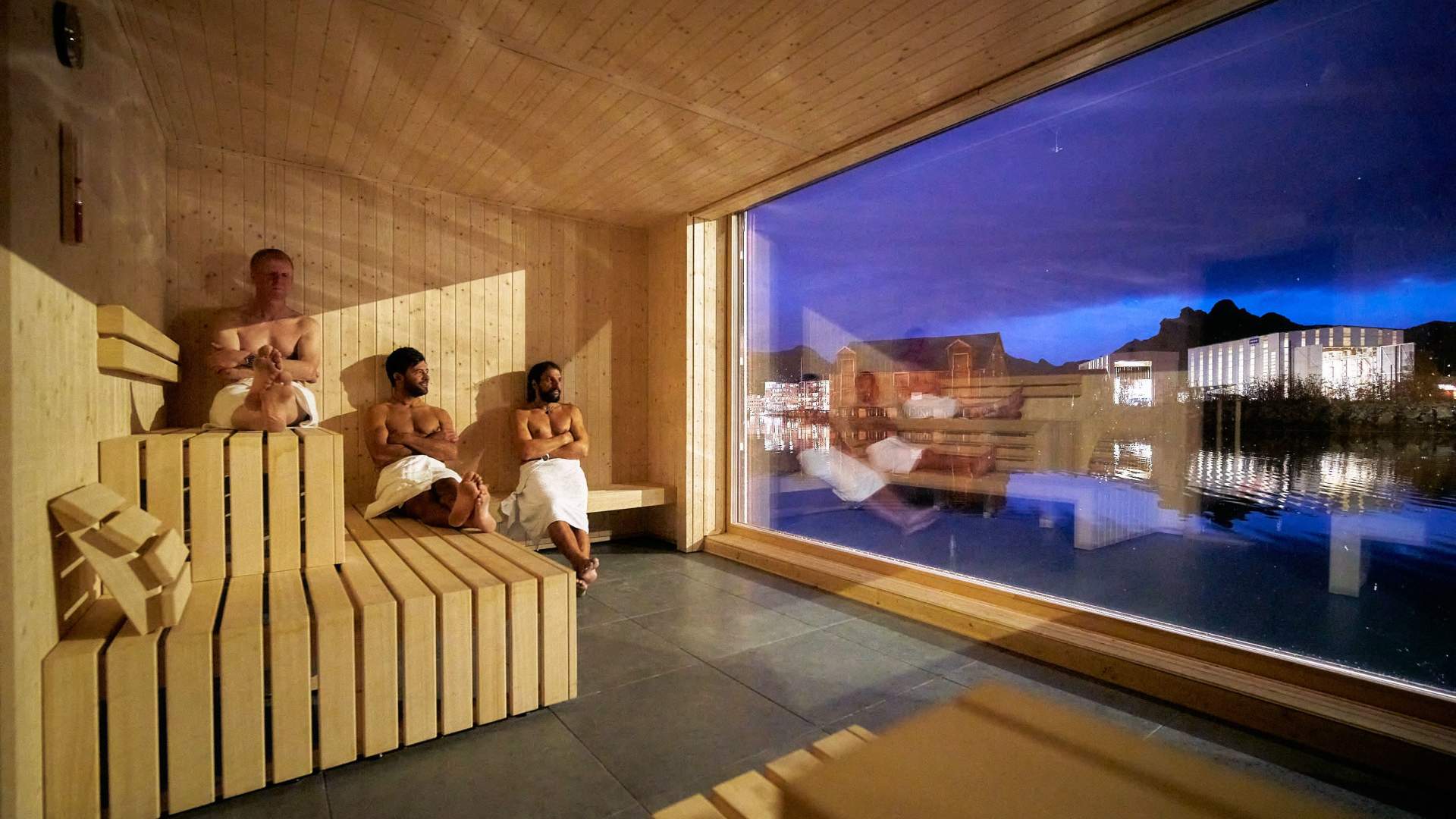 lofoten sauna svynoya rorbuer Sauna con vista presso lo Svinøya Rorbuer alle Lofoten.
