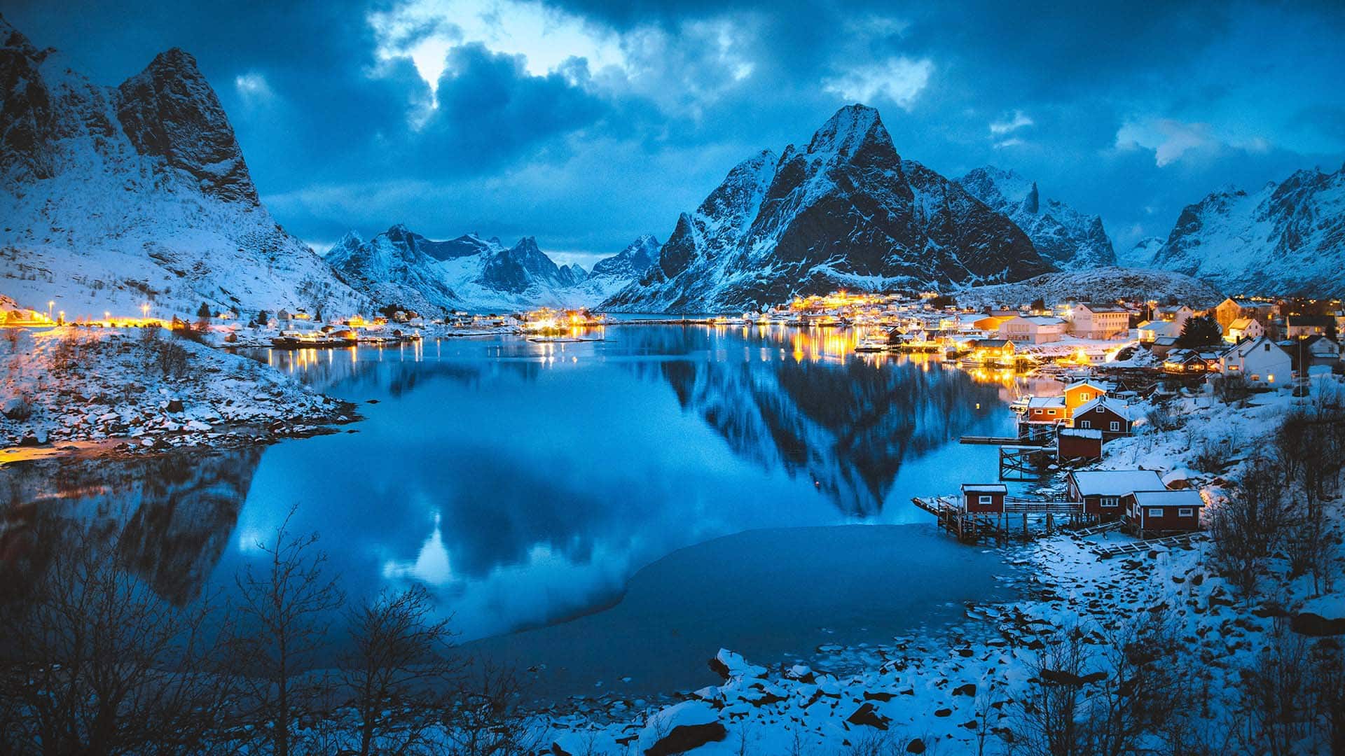reine winter reine illuminata in inverno di sera