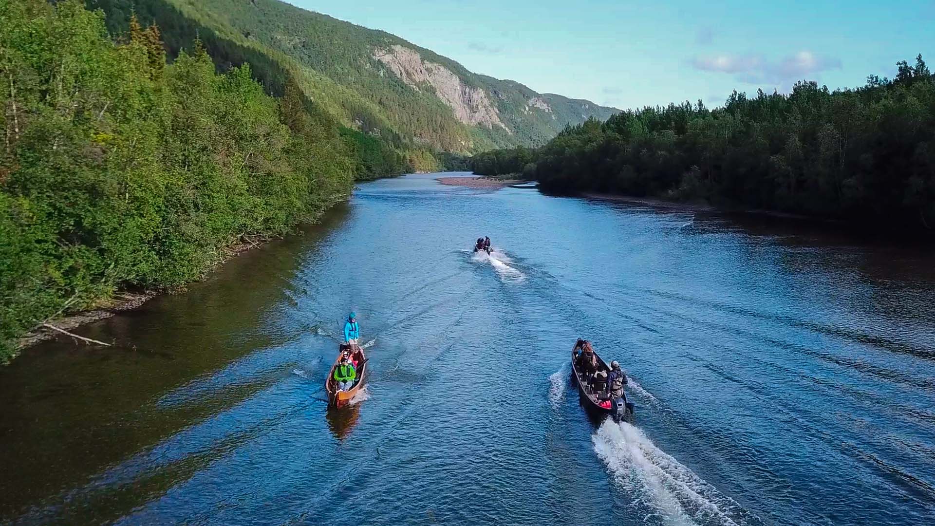 reisa national park kayak in un fiordo del reisa national park