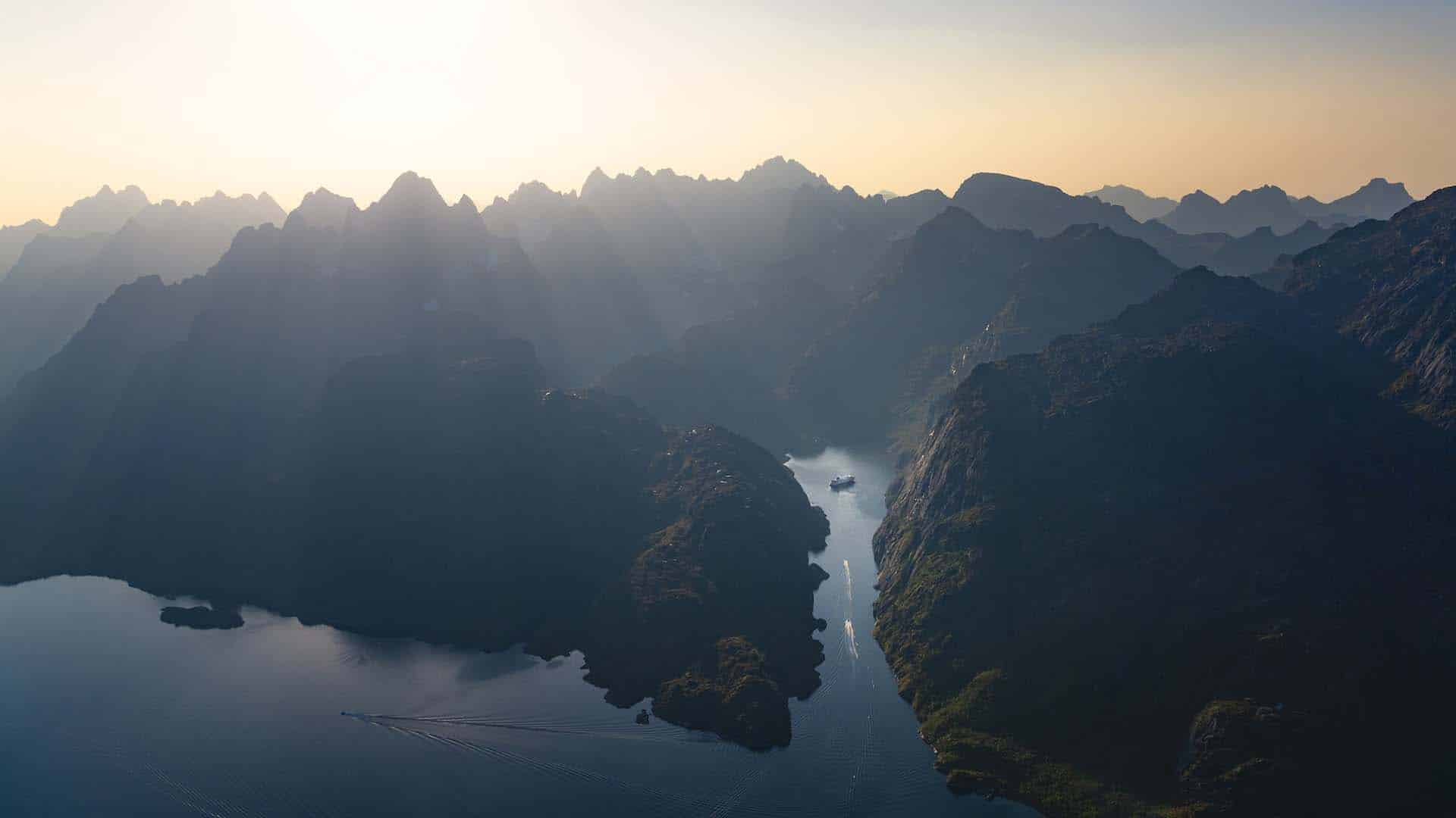 trollfjord lofoten barca nel trollfjorden delle lofoten