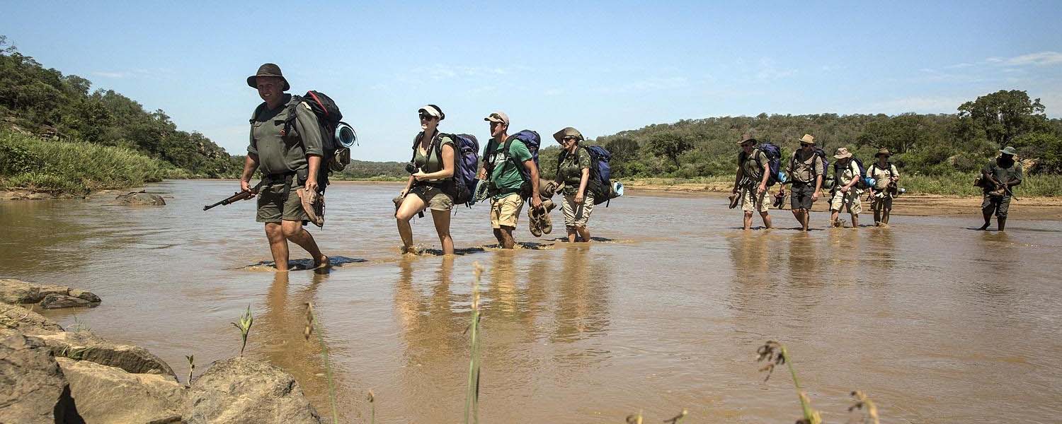 banner wilderness experience walking safari nell'imfolozi river