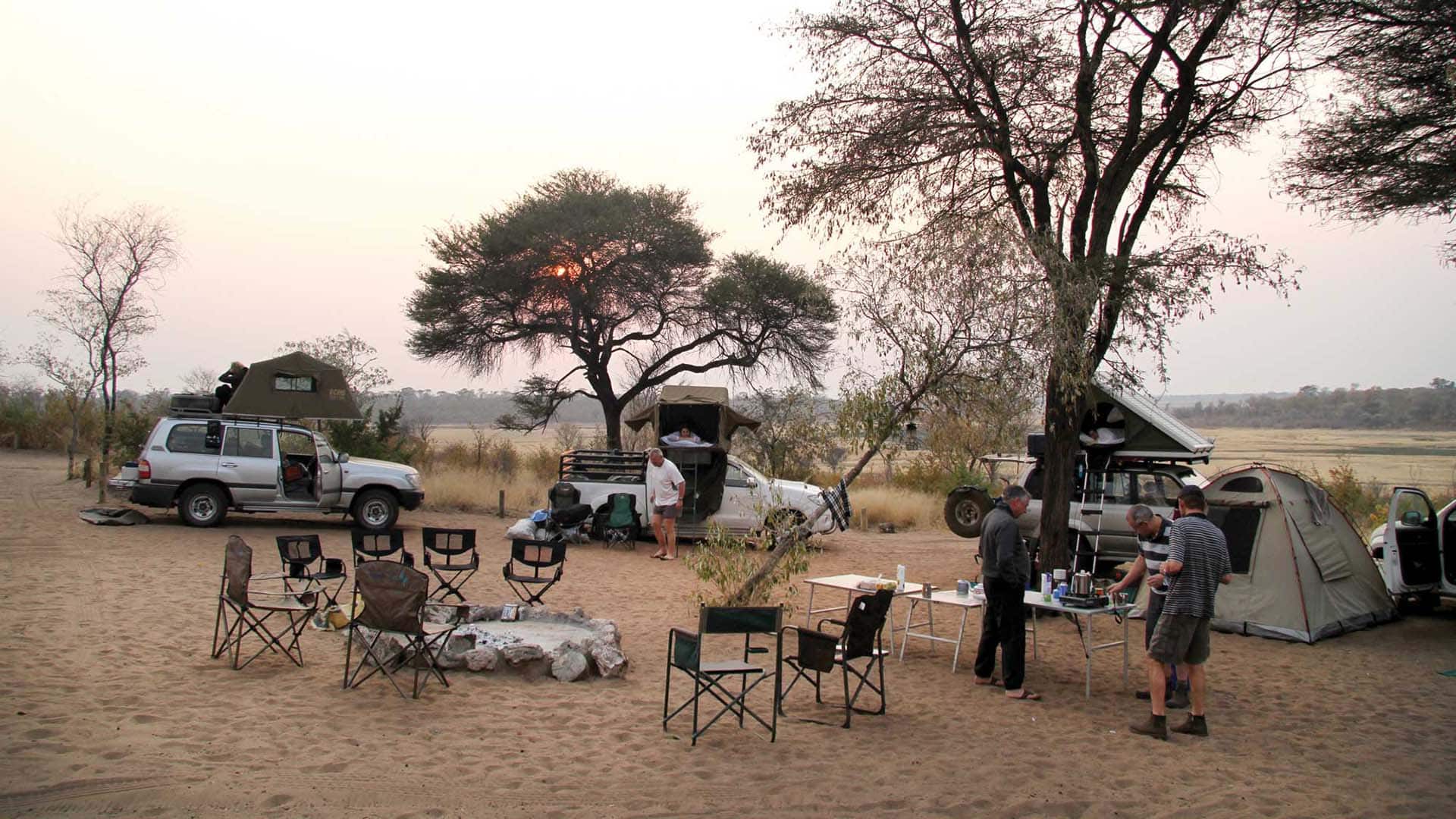 khaudum national park namibia campeggiatori nel Khadum National Park