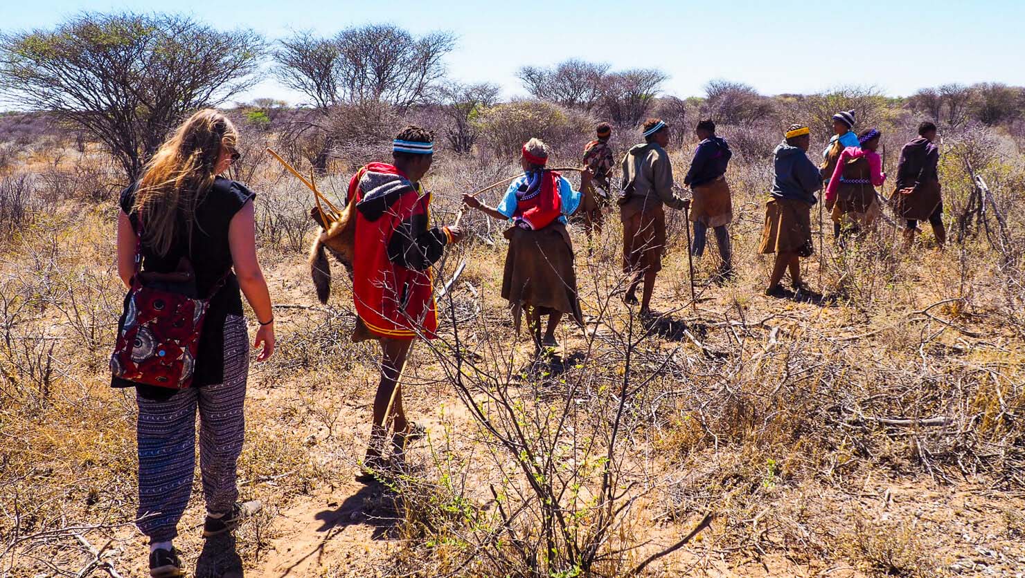 San-People-Dqae-Qare-San-Lodge-4 escursione con i San a Dqae Qare