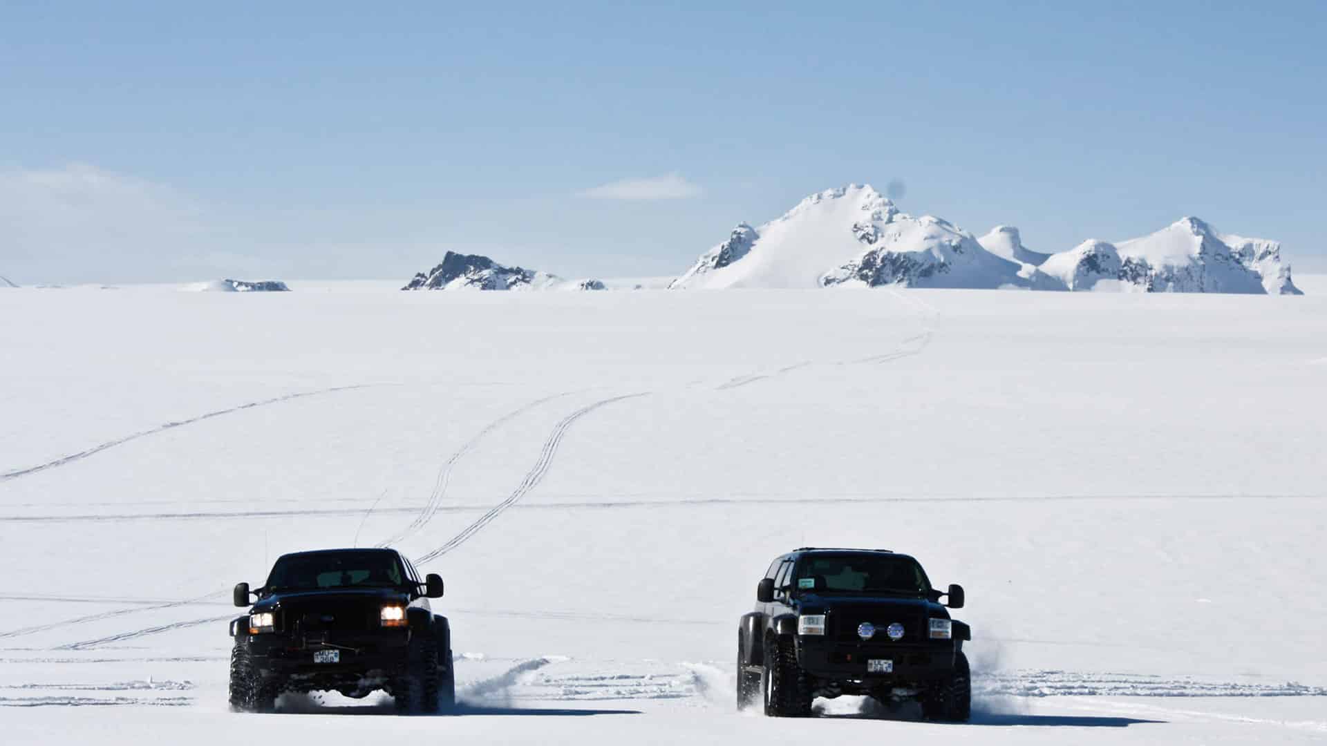 langjokull-super-jeep safari in superjeep nella neve in Islanda